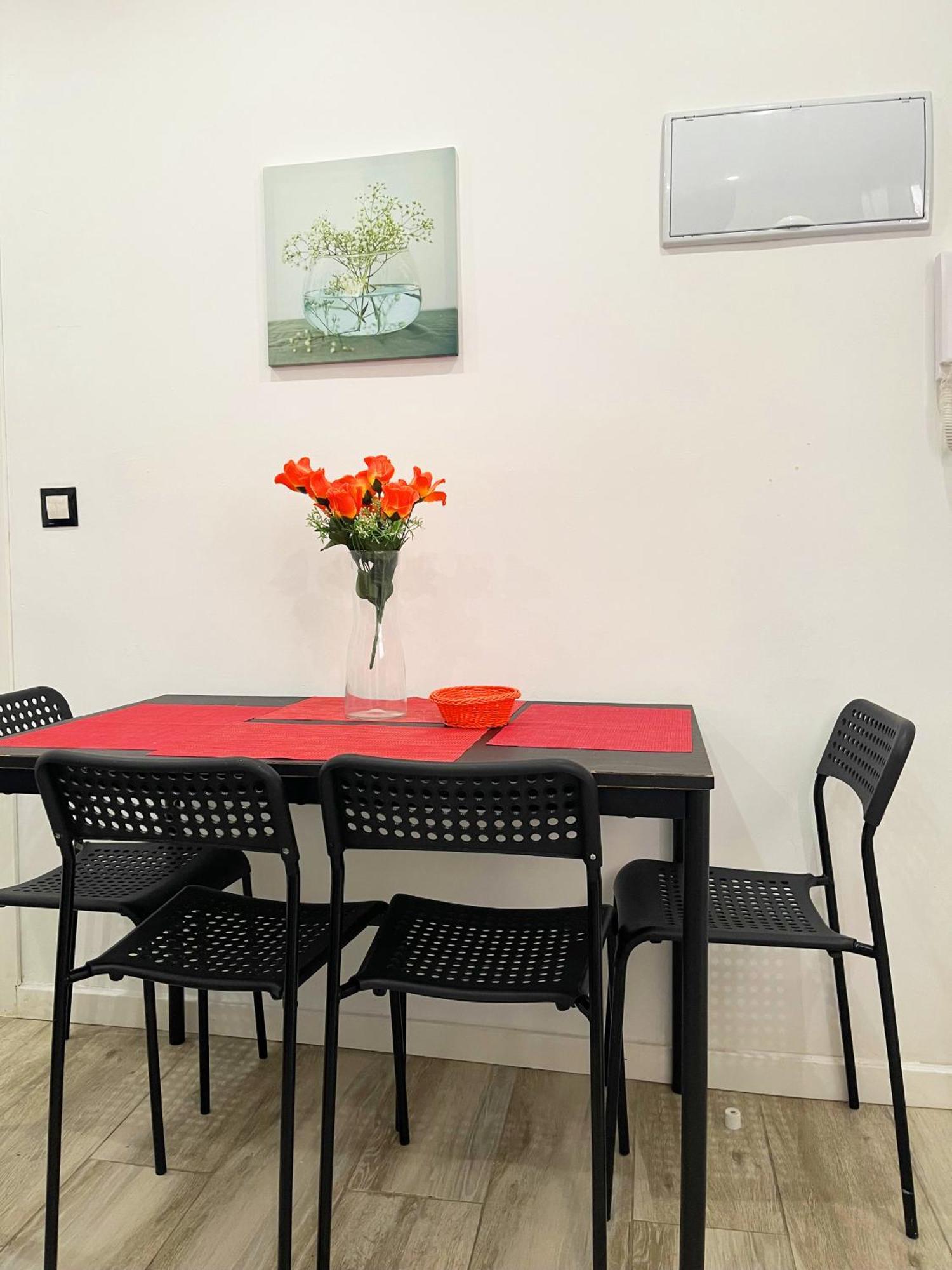 מדריד Apartments Near Metro מראה חיצוני תמונה